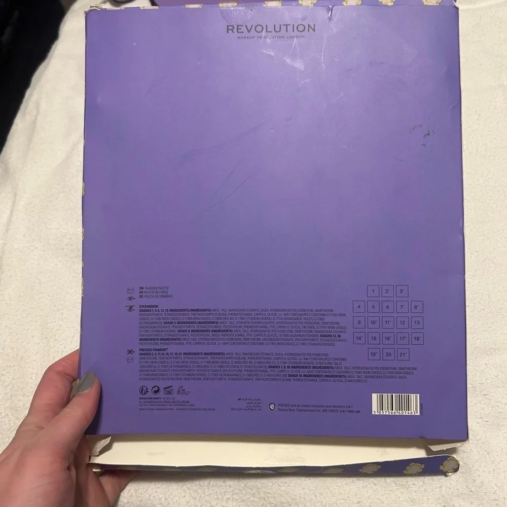 {Revolution} Friends Eyeshadow Palette